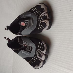 MEN'S 3T BAREFOOT CINCH WATER SHOES - BLACK/RIO RED SIZE 7